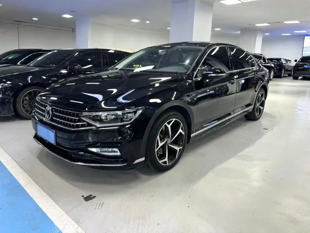 Фотография автомобиля — Volkswagen Magotan