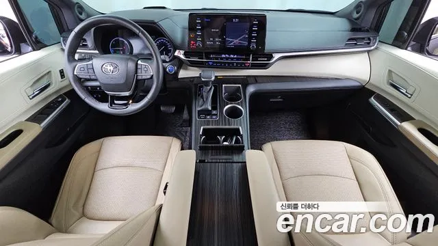Toyota Sienna — Фото автомобиля 7