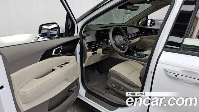Kia Carnival Generation 4 — Фото автомобиля 15