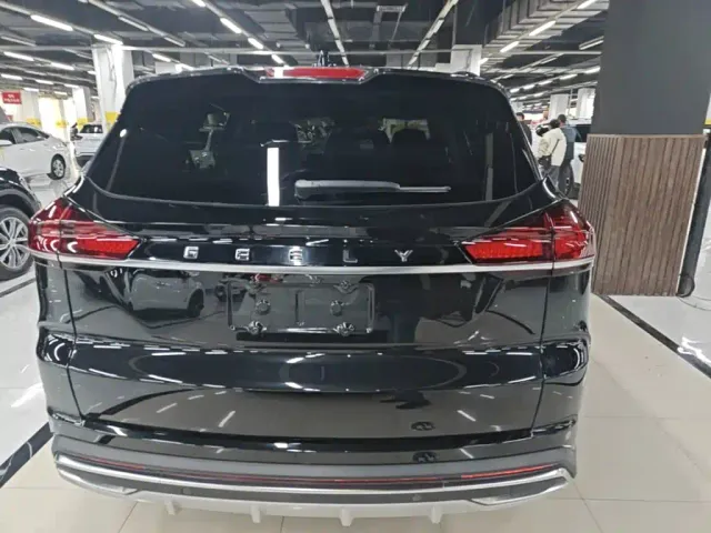 Geely Boyue — Фото автомобиля 5