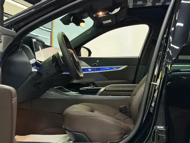 BMW 7 Series — Фото автомобиля 6
