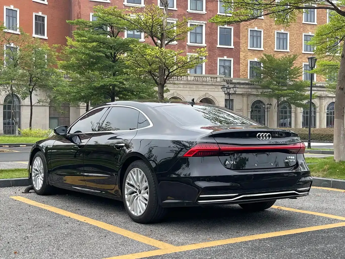Audi Audi A7L 2024 45TFSI S-line Dream Edition Crystal Package — Фото автомобиля 4