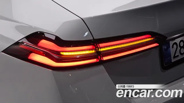 BMW 5-Series — Фото автомобиля 23