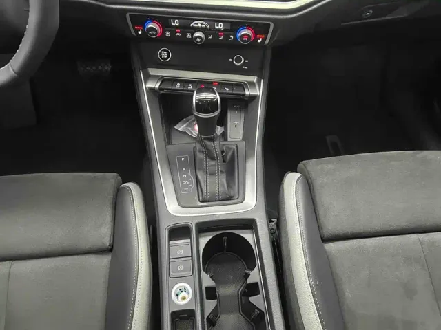 Audi Q3 — Фото автомобиля 10