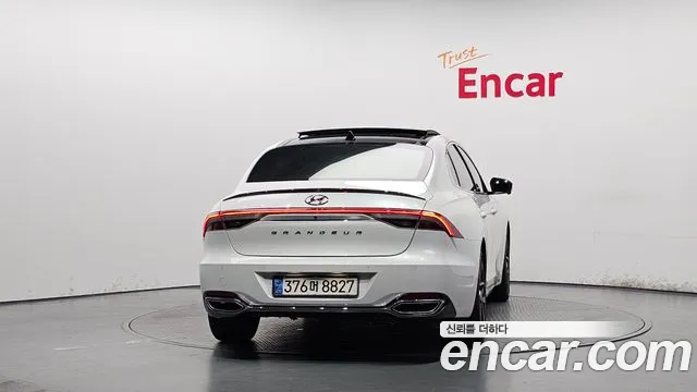 Hyundai Grandeur — Фото автомобиля 3