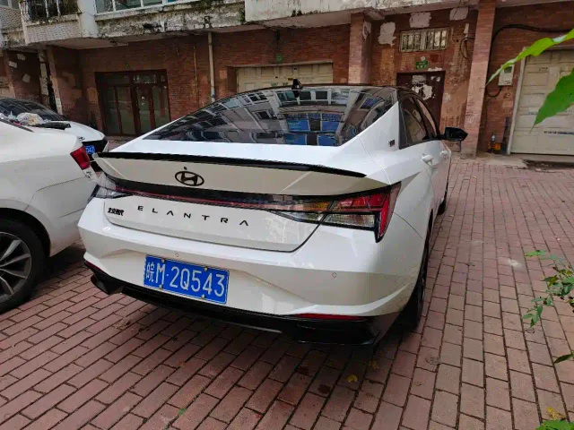 Hyundai Elantra — Фото автомобиля 4