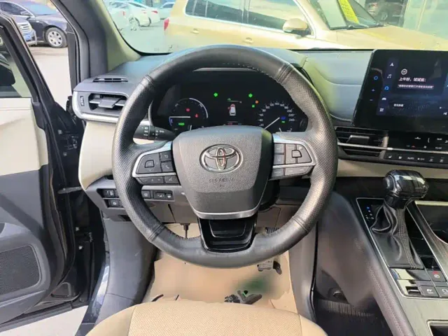 Toyota Granvia — Фото автомобиля 10
