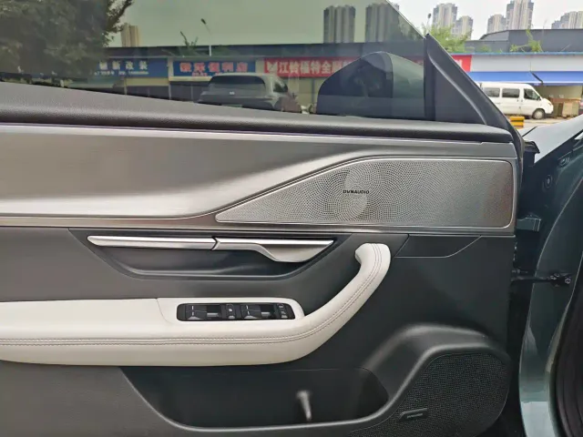 Xpeng P7 — Фото автомобиля 10