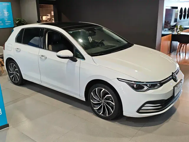 Фотография автомобиля — Volkswagen Golf