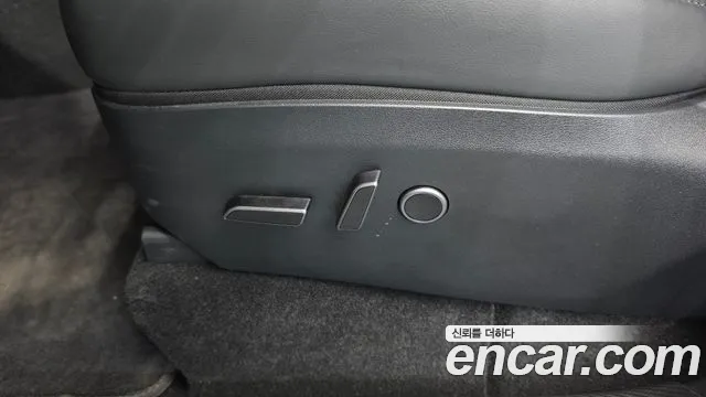 Tesla Model Y — Фото автомобиля 30