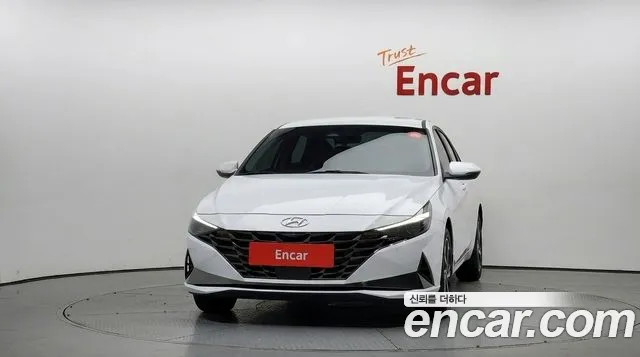 Hyundai AVANTE Avante (CN7) — Фото автомобиля 3
