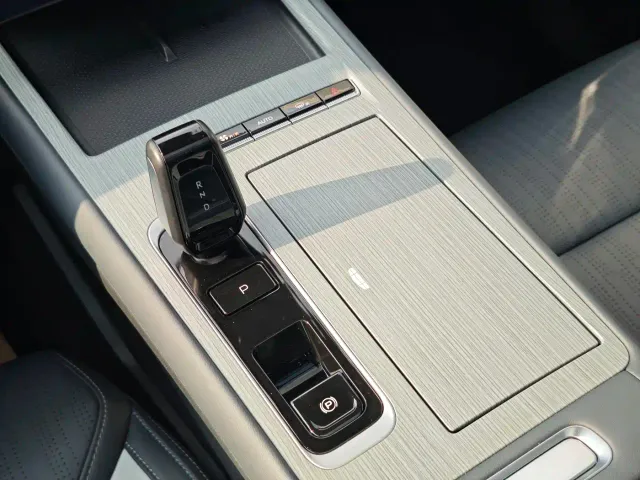 Geely Boyue L — Фото автомобиля 19