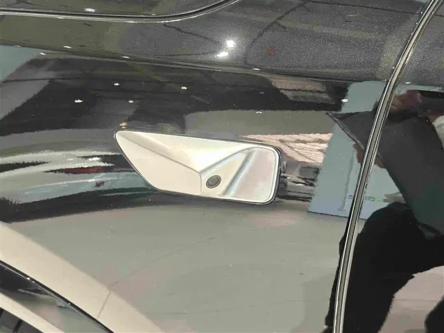 Li Auto L8 — Фото автомобиля 30