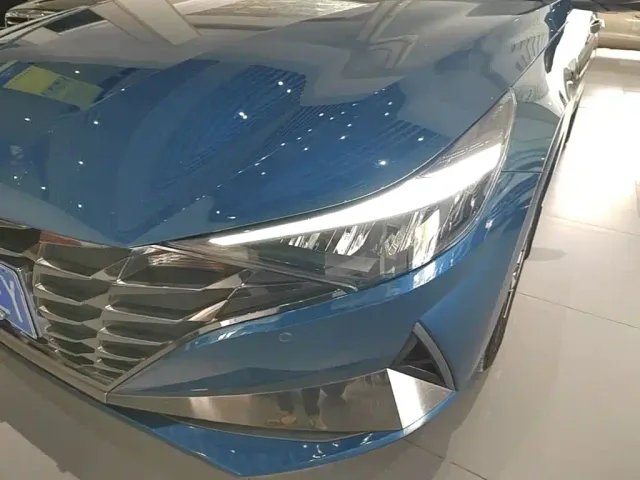 Hyundai Elantra — Фото автомобиля 23