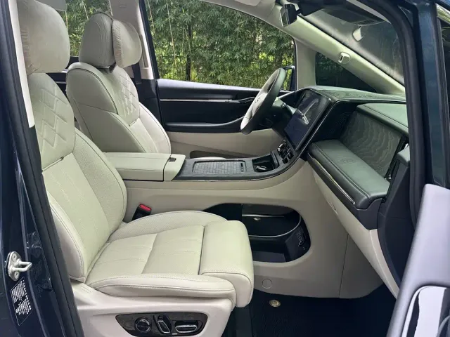 GAC Trumpchi Xiangwang M8 — Фото автомобиля 10