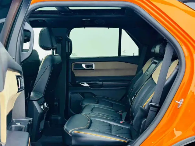 Ford Explorer — Фото автомобиля 9