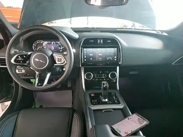Jaguar XEL — Фото автомобиля 9