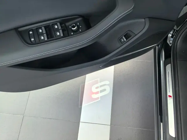 Audi Q7 — Фото автомобиля 17