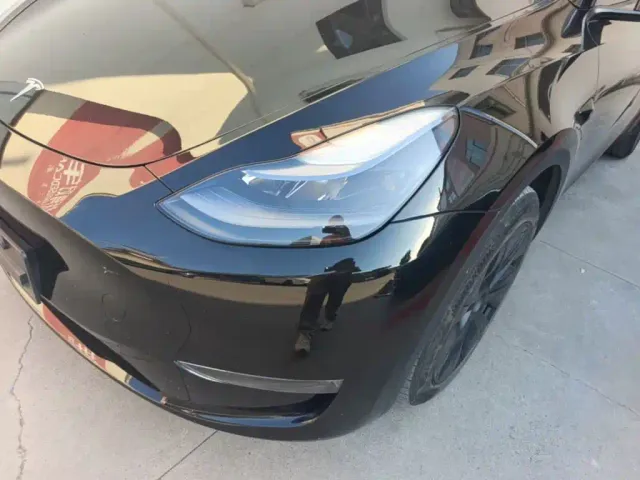 Tesla Model Y — Фото автомобиля 23