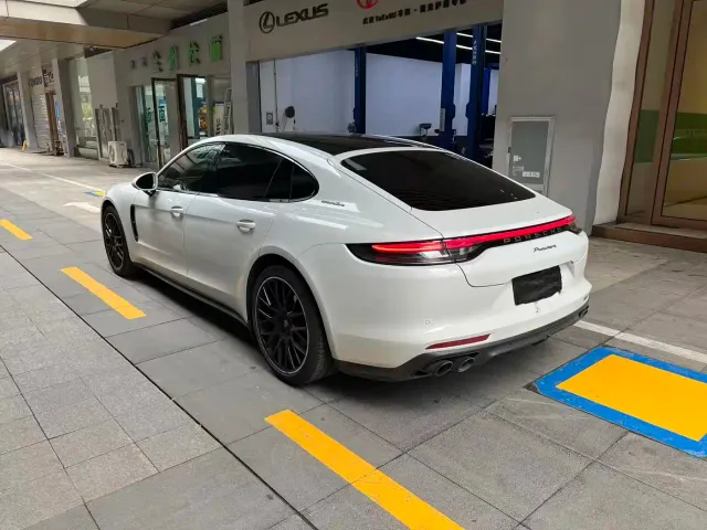 Porsche Panamera — Фото автомобиля 6