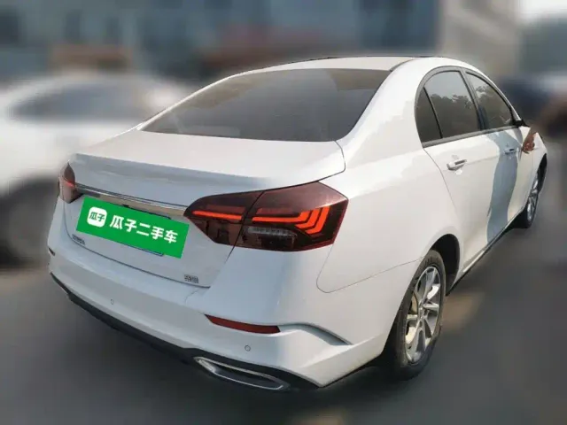 Geely Emgrand — Фото автомобиля 4