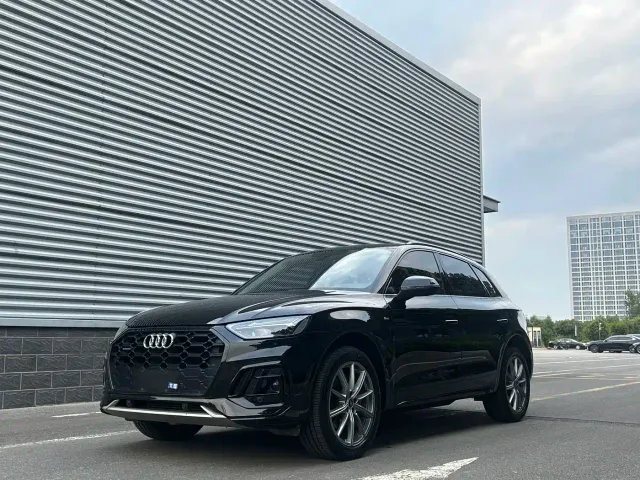 Фотография автомобиля — Audi Q5L