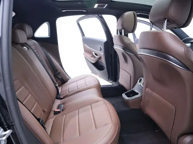 Mercedes-Benz E-Class — Фото автомобиля 18