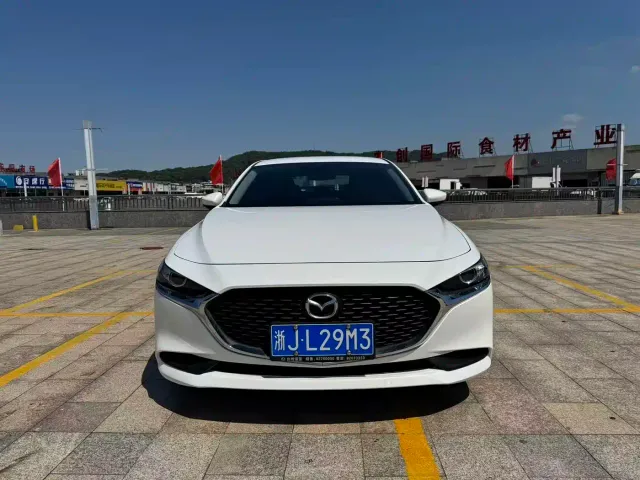 Mazda Axela — Фото автомобиля 2