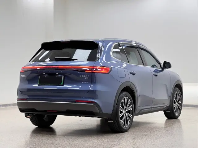Geely Galaxy Starship 7 EM-i — Фото автомобиля 6