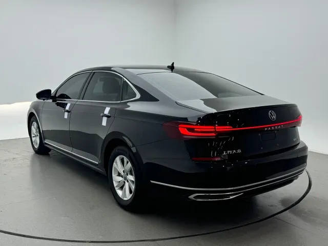 Volkswagen Passat — Фото автомобиля 5