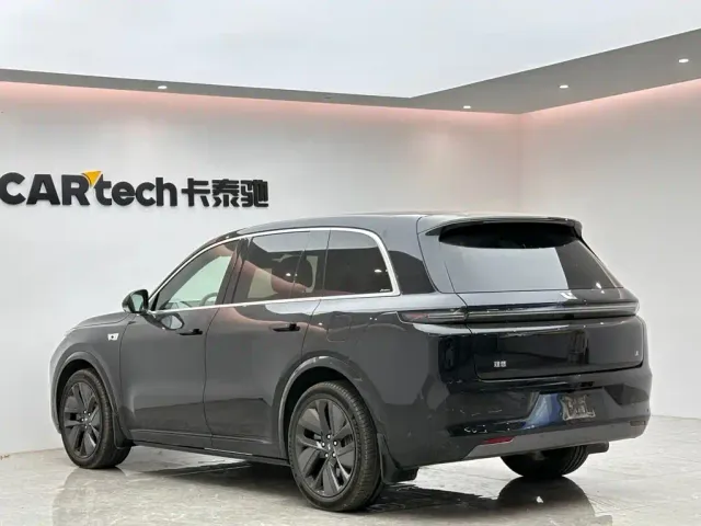 Li Auto L8 — Фото автомобиля 3