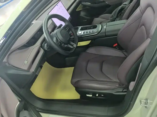 Xiaomi SU7 — Фото автомобиля 14