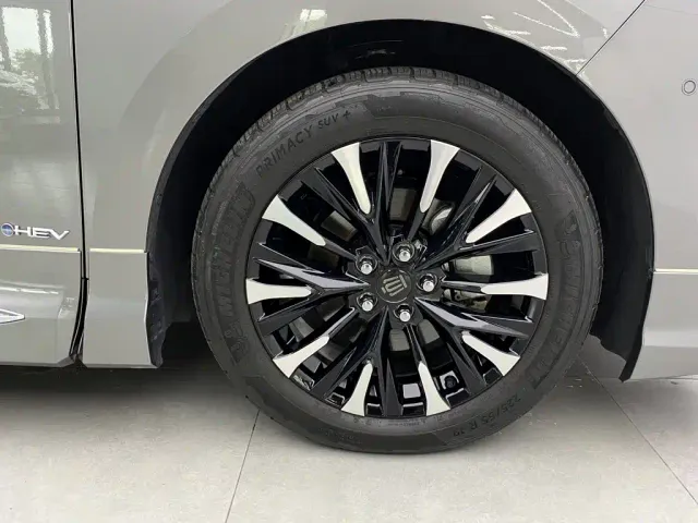 Toyota Vellfire — Фото автомобиля 8