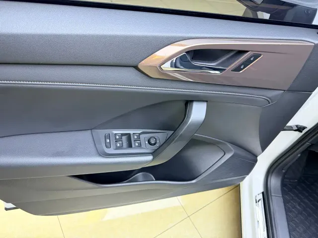 Volkswagen Tharu — Фото автомобиля 8