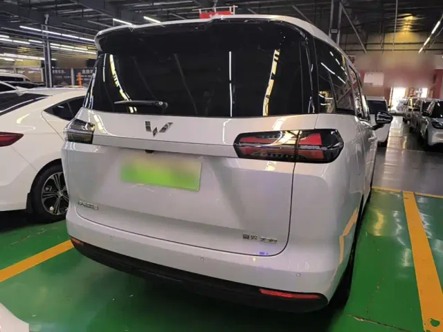 Wuling Starlight 730 — Фото автомобиля 5
