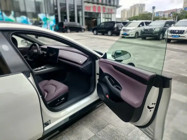 Xiaomi SU7 — Фото автомобиля 28
