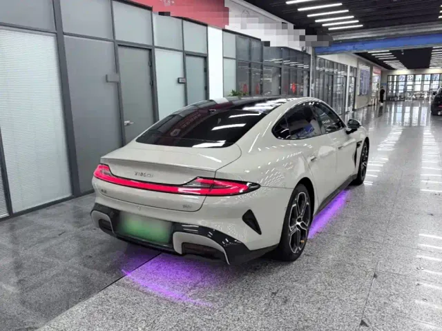 Xiaomi SU7 — Фото автомобиля 6