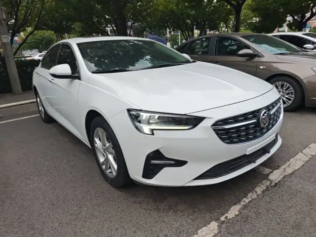 Buick Regal — Фото автомобиля 3