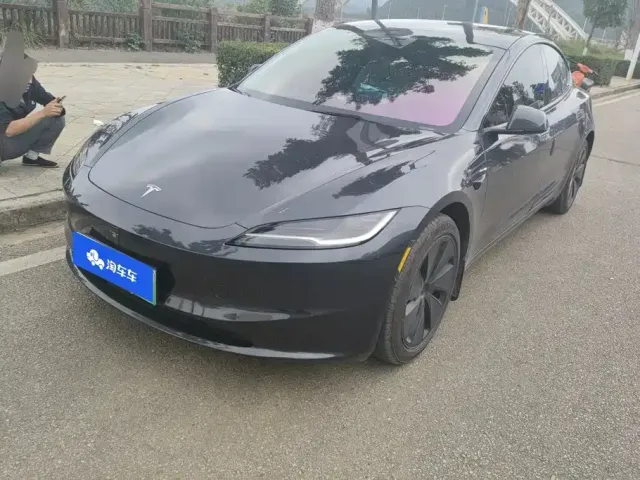 Фотография автомобиля — Tesla Model 3