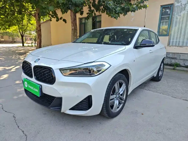 Фотография автомобиля — BMW X2