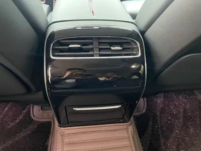 Hongqi H9 — Фото автомобиля 14