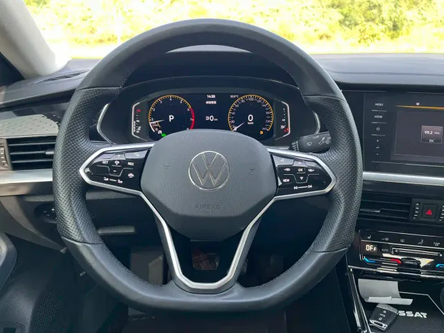 Volkswagen Passat — Фото автомобиля 7