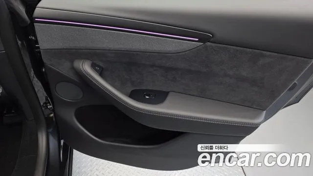Tesla Model Y — Фото автомобиля 25