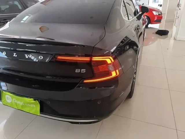 Volvo S90 — Фото автомобиля 7