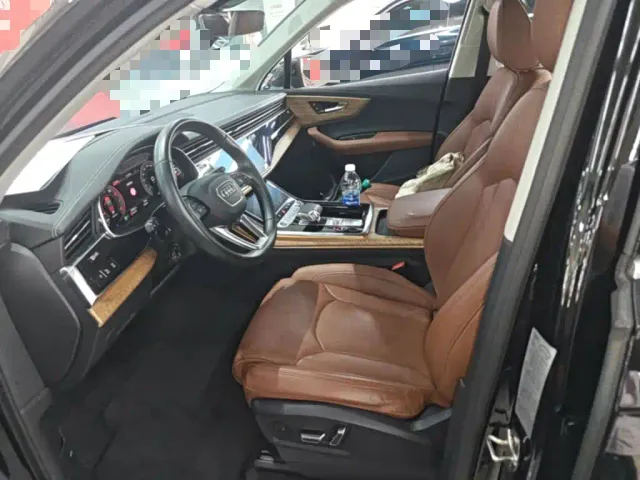 Audi Q7 — Фото автомобиля 14