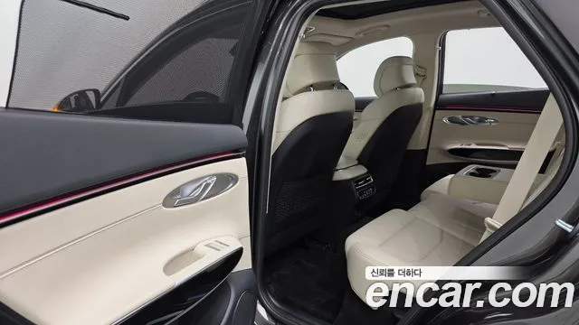 Genesis GV70 2.5T Бензин AWD — Фото автомобиля 30