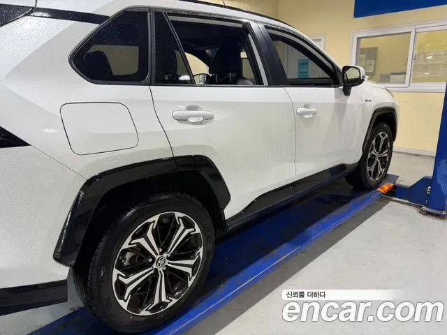 Toyota RAV4 — Фото автомобиля 5