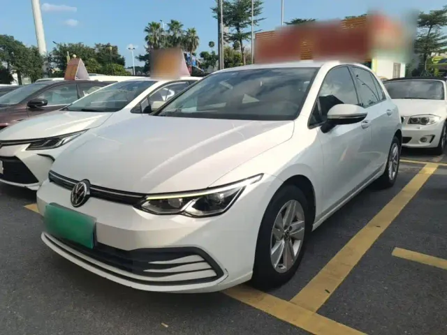 Фотография автомобиля — Volkswagen Golf
