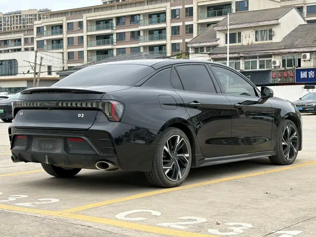 Lynk & Co 03 — Фото автомобиля 4