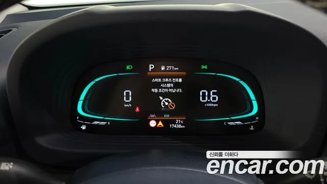 Hyundai Venue — Фото автомобиля 11